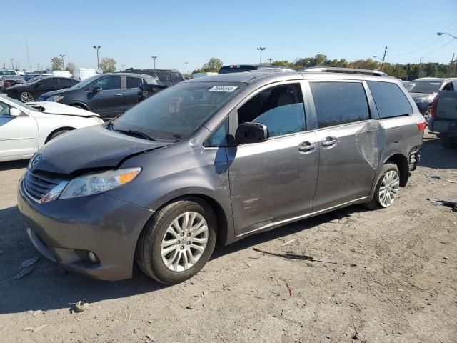 2016 Toyota Sienna XLE