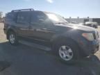 2005 Nissan Pathfinder LE