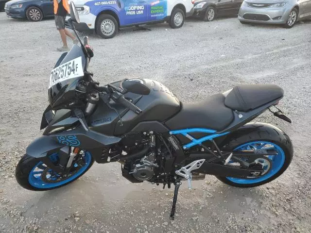 2024 Suzuki GSX800 R