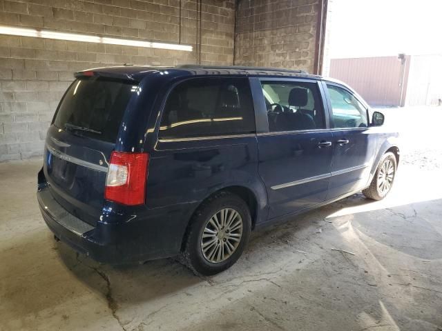 2014 Chrysler Town & Country Touring L