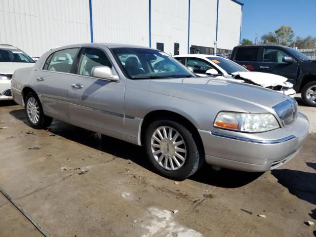 2004 Lincoln Town Car Executive