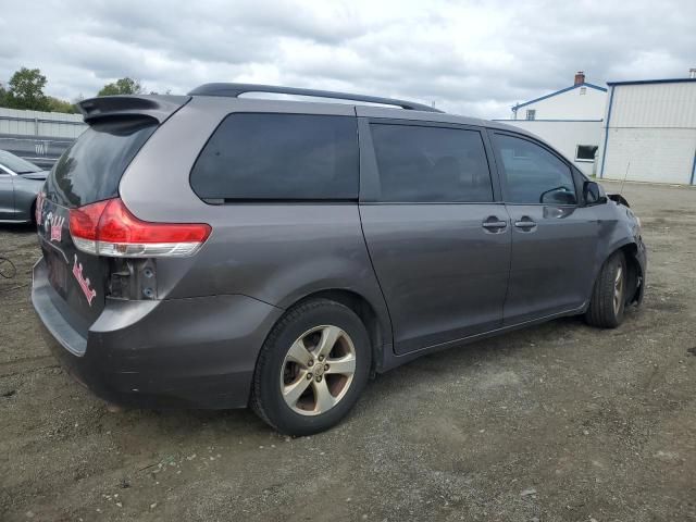 2014 Toyota Sienna LE