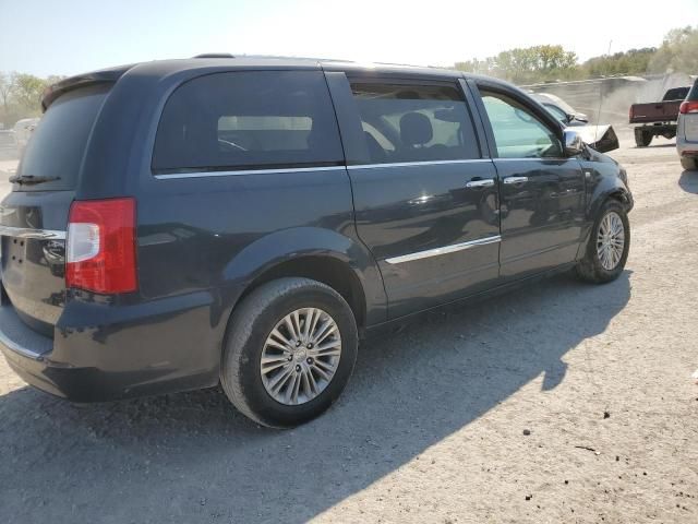 2014 Chrysler Town & Country Touring L