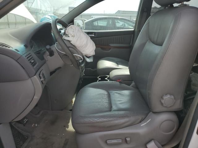 2004 Toyota Sienna XLE