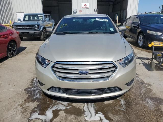 2018 Ford Taurus SEL