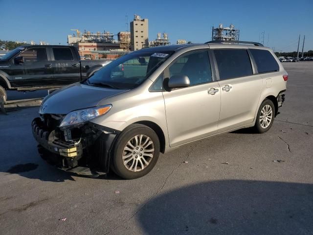 2017 Toyota Sienna XLE