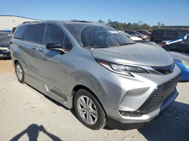 2023 Toyota Sienna XSE