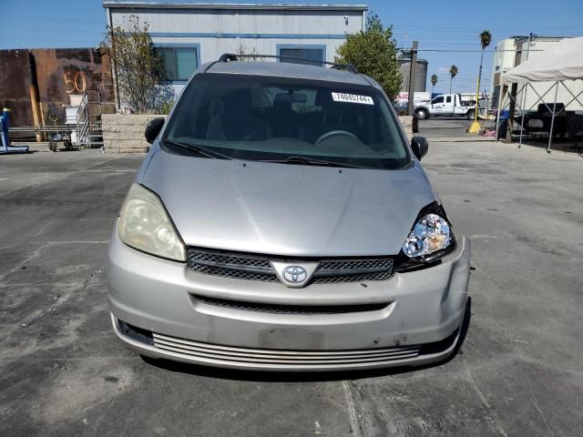 2004 Toyota Sienna CE