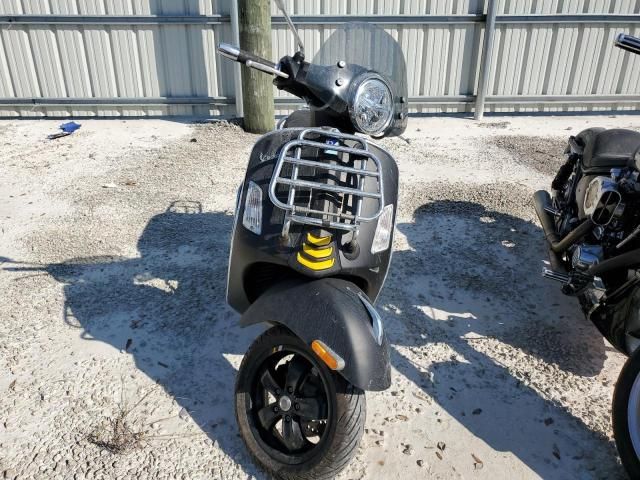 2022 Vespa GTS 300