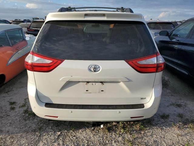 2016 Toyota Sienna XLE