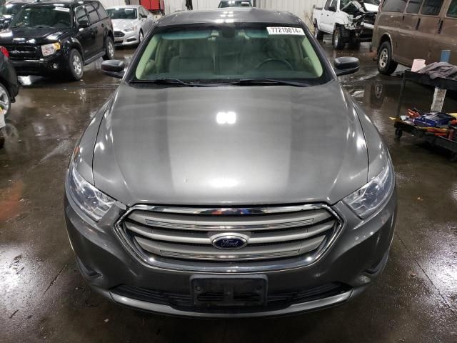 2013 Ford Taurus SE