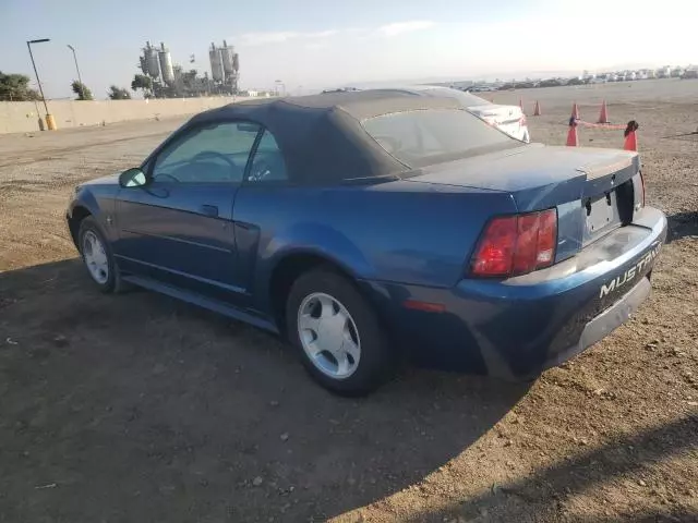 2000 Ford Mustang