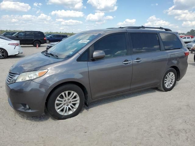 2015 Toyota Sienna XLE