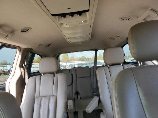 2016 Chrysler Town & Country Touring L