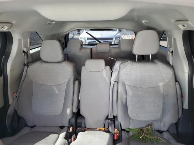 2021 Toyota Sienna LE