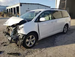 Carros salvage para piezas a la venta en subasta: 2013 Toyota Sienna LE