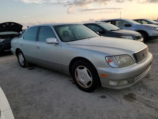 2000 Lexus LS 400