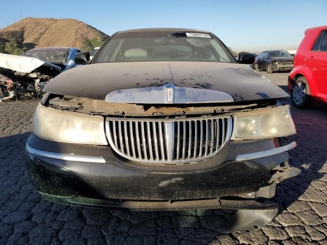 2001 Lincoln Town Car Signature