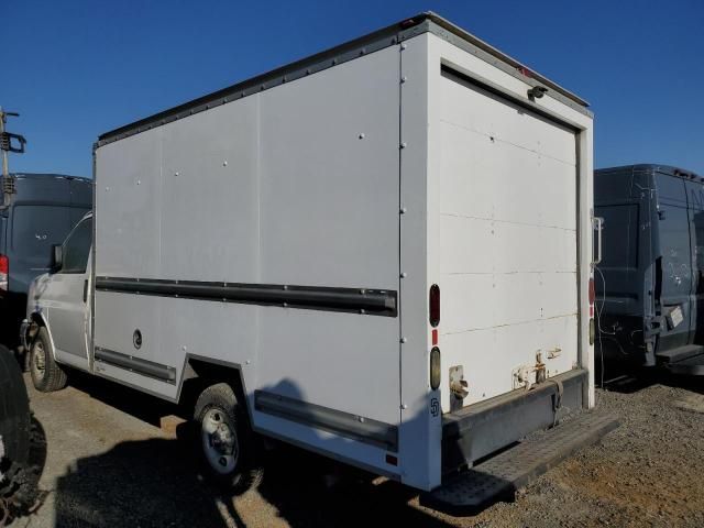 2011 GMC Savana Cutaway G3500