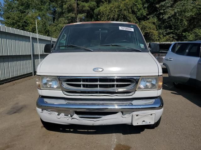 2002 Ford Econoline E350 Super Duty Wagon