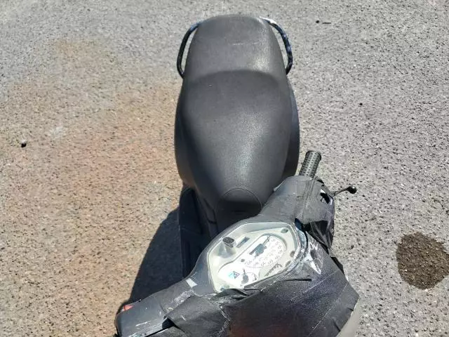 2009 Vespa LX 150