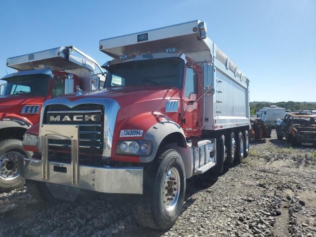 2015 Mack 700 GU700