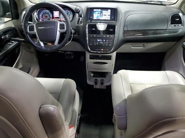 2014 Chrysler Town & Country Touring L