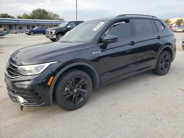 2023 Volkswagen Tiguan SE R-LINE Black