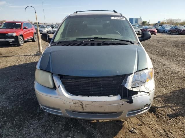 2005 Chrysler Town & Country