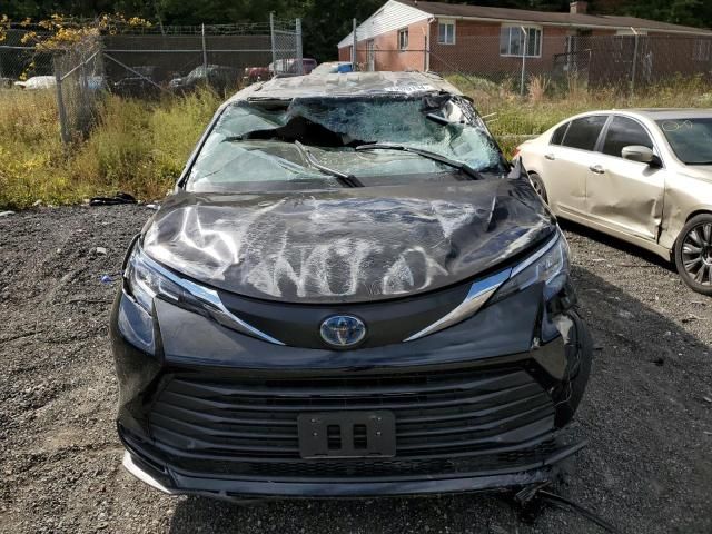 2021 Toyota Sienna LE