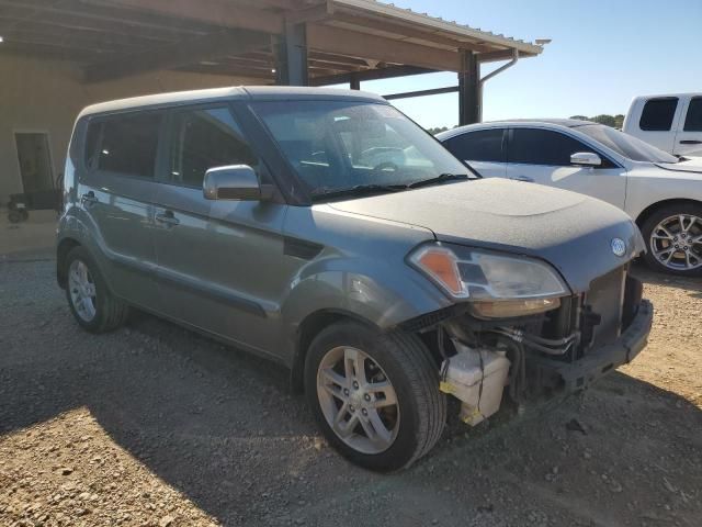 2011 KIA Soul +