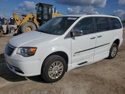 Carros dañados por inundaciones a la venta en subasta: 2015 Chrysler Town & Country Limited Platinum