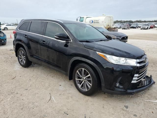 2019 Toyota Highlander SE