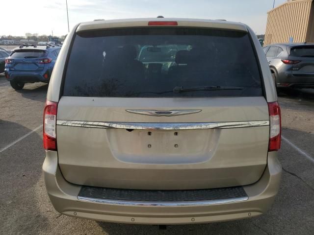 2014 Chrysler Town & Country Touring L