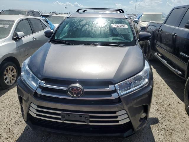 2018 Toyota Highlander SE