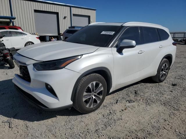 2022 Toyota Highlander XLE