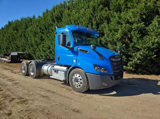 2019 Freightliner Cascadia 116