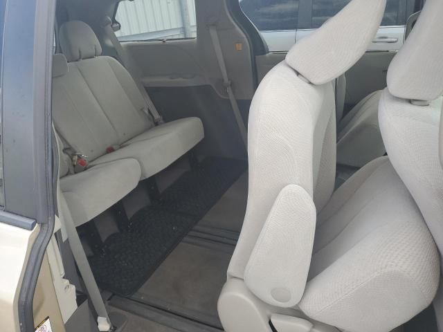 2012 Toyota Sienna LE