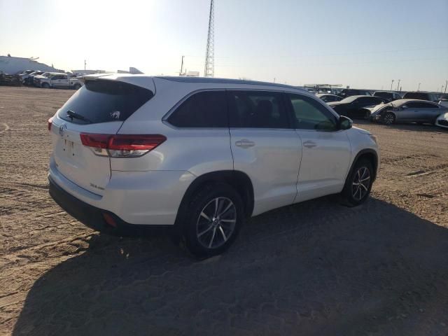 2017 Toyota Highlander SE