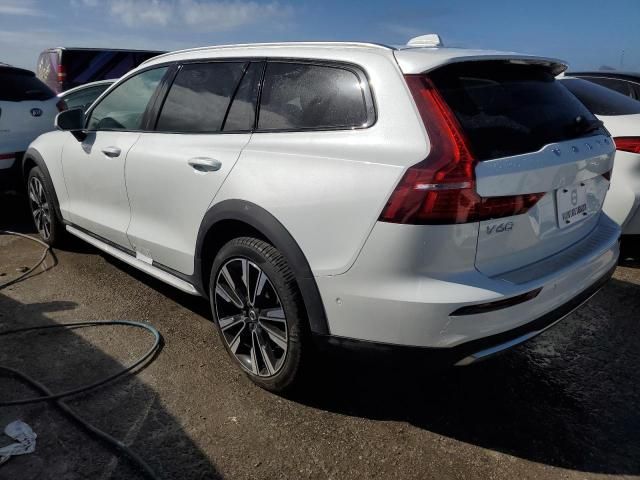 2023 Volvo V60 Cross Country Ultimate