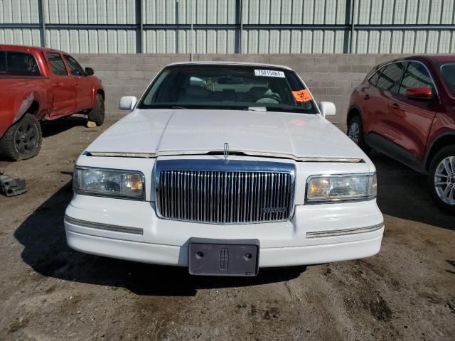 1997 Lincoln Town Car Signature