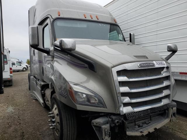 2018 Freightliner Cascadia 126