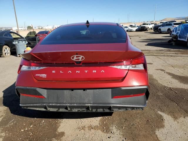 2024 Hyundai Elantra SE