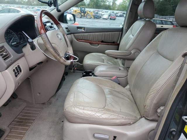 2004 Toyota Sienna XLE