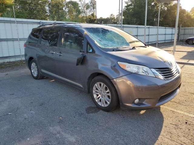 2013 Toyota Sienna XLE