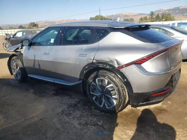 2023 KIA EV6 Light