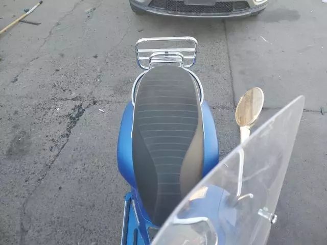 2021 Vespa GTS