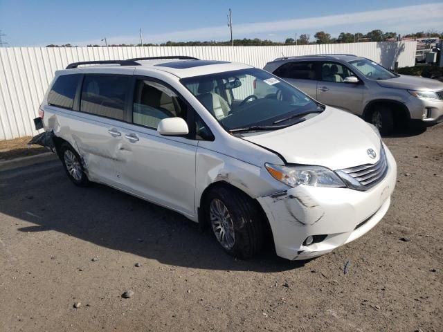 2016 Toyota Sienna XLE