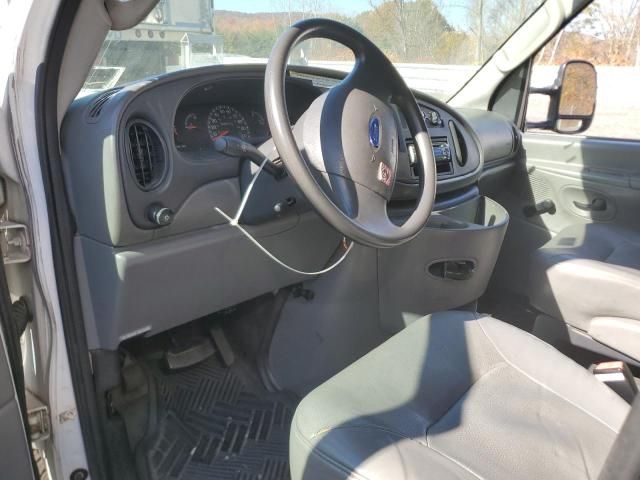 2003 Ford Econoline E450 Super Duty Cutaway Van