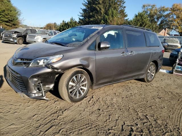 2020 Toyota Sienna XLE